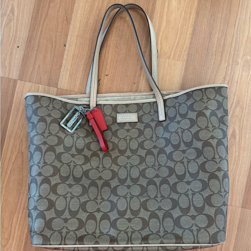 Coach Beige Signature Coated Canvas Park Metro Shopper Tote